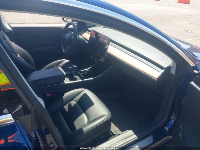 2018 TESLA MODEL 3 5YJ3E1EAXJF059954 Photo 4