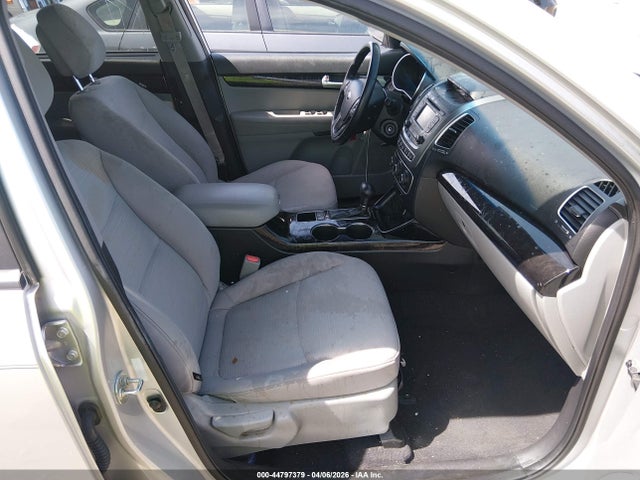 44797379 :رقم المزاد ، 5XYKT3A65EG530678 vin ، 2014 Kia Sorento Lx مزاد بيع