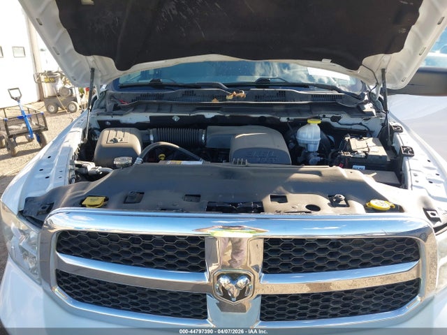 44797390 :رقم المزاد ، 1C6RR7FGXKS735397 vin ، 2019 Ram 1500 Classic Tradesman  4x4 6'4 Box مزاد بيع