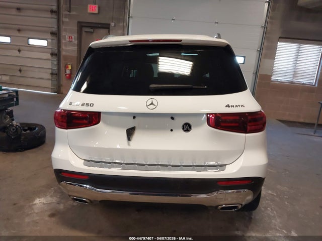 W1N4M4HB8SW388946 Mercedes-Benz Glb 250 4matic