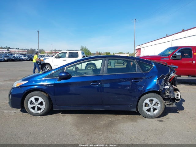 Toyota Prius Three 2015 JTDKN3DU4F1898629 Image 14