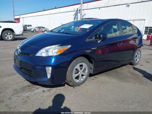 Toyota Prius Three 2015 JTDKN3DU4F1898629 Image 2