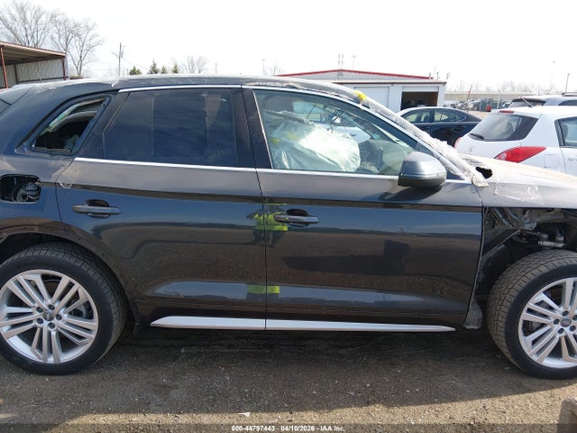 44797443 :رقم المزاد ، WA1BNAFY6J2014563 vin ، 2018 Audi Q5 2.0t Premium/2.0t Tech Premium مزاد بيع
