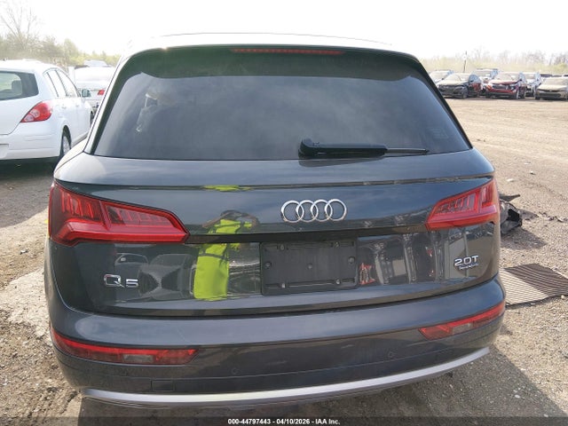 44797443 :رقم المزاد ، WA1BNAFY6J2014563 vin ، 2018 Audi Q5 2.0t Premium/2.0t Tech Premium مزاد بيع