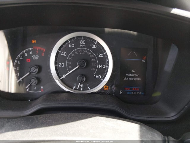 44797447 :رقم المزاد ، 5YFEPMAE9MP186233 vin ، 2021 Toyota Corolla Le مزاد بيع