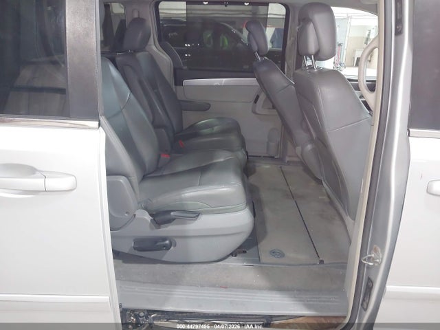 44797495 :رقم المزاد ، 2C4RVABG8CR127758 vin ، 2012 Volkswagen Routan Se مزاد بيع