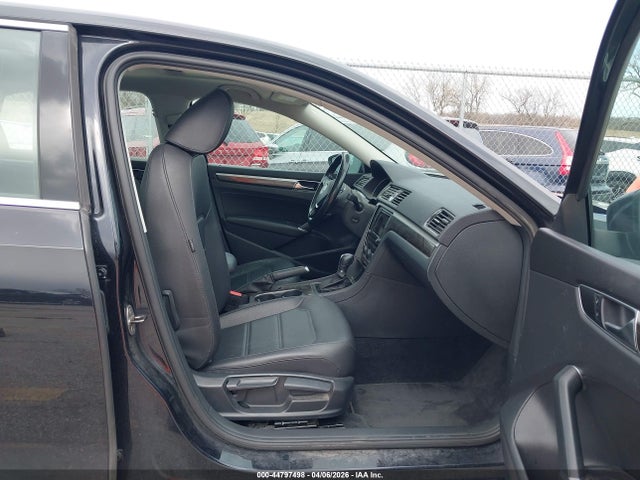 Продажа на аукционе авто 2017 Volkswagen Passat 1.8t Se, vin: 1VWBT7A39HC060545, номер лота: 44797498