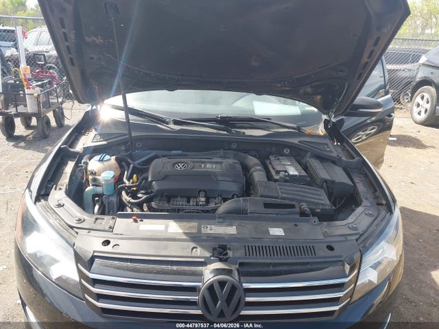 2015 Volkswagen Passat 1.8t Limited Edition მანქანა იყიდება აუქციონზე, vin: 1VWAT7A38FC110408, აუქციონის ნომერი: 44797537