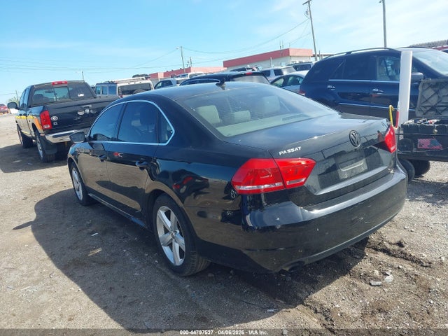 2015 Volkswagen Passat 1.8t Limited Edition მანქანა იყიდება აუქციონზე, vin: 1VWAT7A38FC110408, აუქციონის ნომერი: 44797537