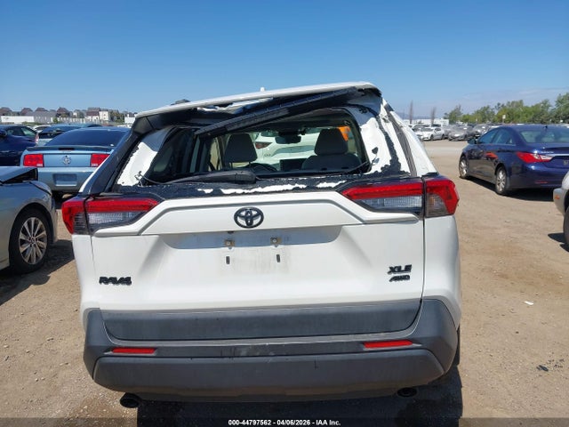 2022 Toyota Rav4 Xle Premium მანქანა იყიდება აუქციონზე, vin: JTMA1RFV6NJ040237, აუქციონის ნომერი: 44797562