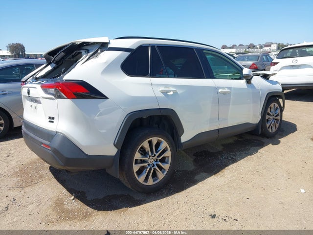 2022 Toyota Rav4 Xle Premium მანქანა იყიდება აუქციონზე, vin: JTMA1RFV6NJ040237, აუქციონის ნომერი: 44797562