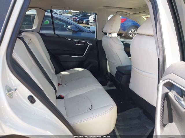 2022 Toyota Rav4 Xle Premium მანქანა იყიდება აუქციონზე, vin: JTMA1RFV6NJ040237, აუქციონის ნომერი: 44797562