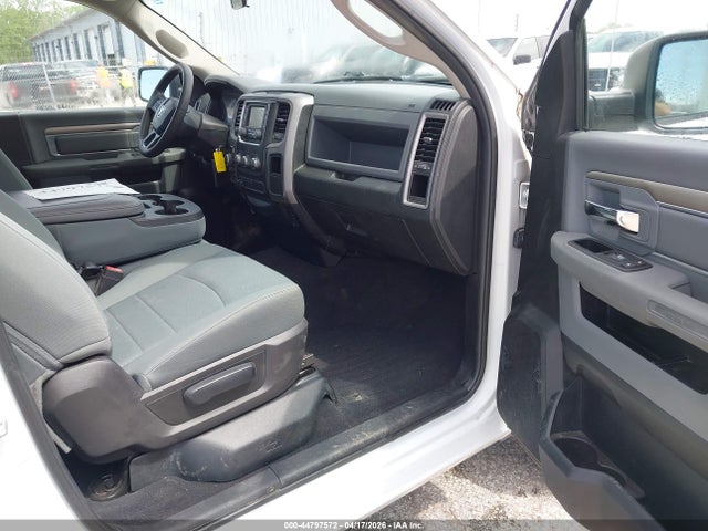 2017 RAM 1500 3C6JR7DGXHG586781 Photo 4