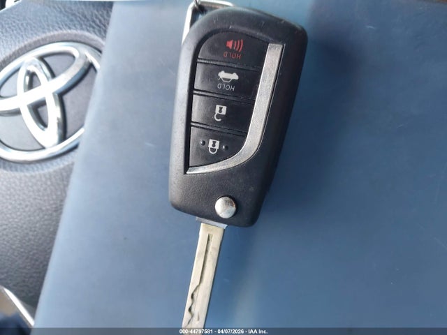 4T1B11HK5JU552858 Toyota CAMRY SE