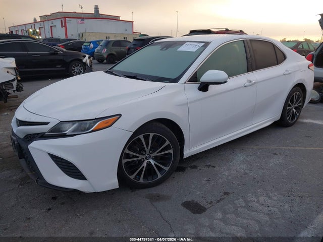 4T1B11HK5JU552858 Toyota CAMRY SE