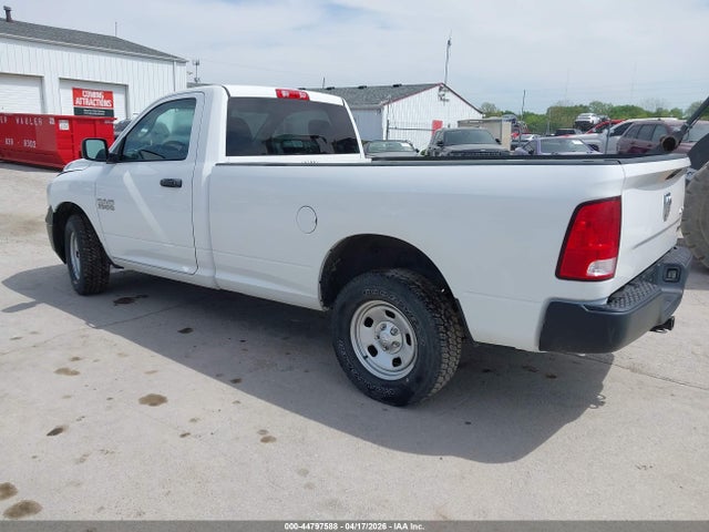 2017 RAM 1500 3C6JR7DG7HG585278 Photo 2