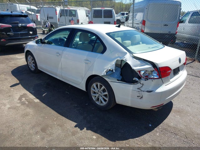 44797694 :رقم المزاد ، 3VWDX7AJ2DM396199 vin ، 2013 Volkswagen Jetta 2.5l Se مزاد بيع