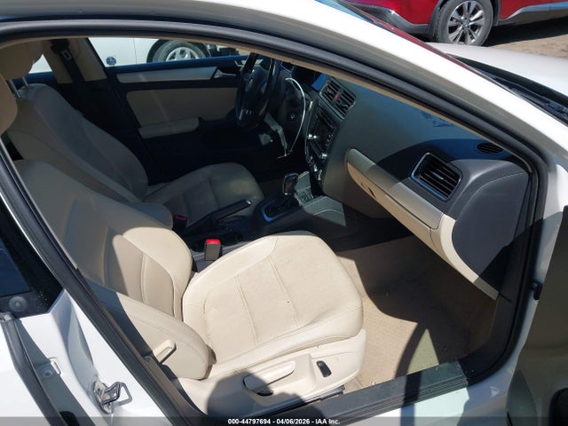 44797694 :رقم المزاد ، 3VWDX7AJ2DM396199 vin ، 2013 Volkswagen Jetta 2.5l Se مزاد بيع