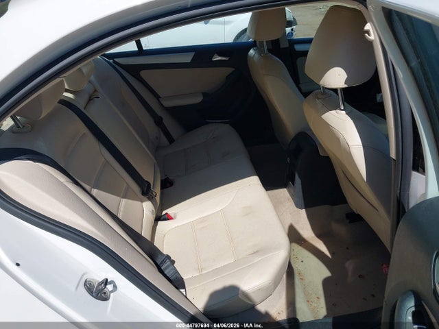 44797694 :رقم المزاد ، 3VWDX7AJ2DM396199 vin ، 2013 Volkswagen Jetta 2.5l Se مزاد بيع