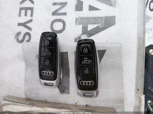 Продажа на аукционе авто 2019 Audi E-tron Premium Plus, vin: WA1LAAGE4KB024336, номер лота: 44797795
