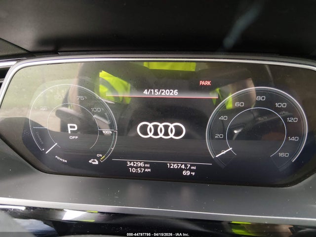 Продажа на аукционе авто 2019 Audi E-tron Premium Plus, vin: WA1LAAGE4KB024336, номер лота: 44797795