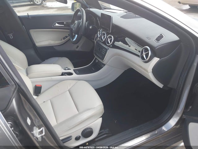 2015 Mercedes-benz Cla 250 მანქანა იყიდება აუქციონზე, vin: WDDSJ4EB0FN276039, აუქციონის ნომერი: 44797823