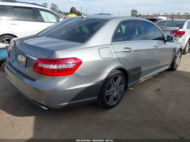 2010 MERCEDES-BENZ E 350 WDDHF5GB7AA138948 Photo 3