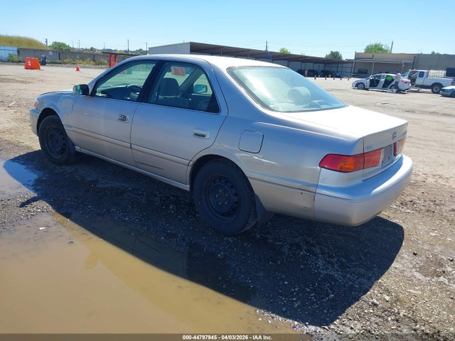 2001 TOYOTA CAMRY 4T1BG22K71U050916 Photo 2