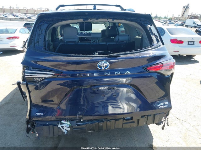 5TDZSKFC7PS103549 Toyota Sienna Limited