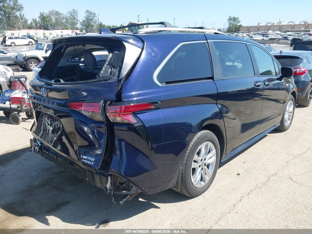 2023 TOYOTA SIENNA 5TDZSKFC7PS103549 Photo 3