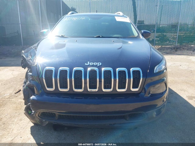 44798072 :رقم المزاد ، 1C4PJMCS9GW268777 vin ، 2016 Jeep Cherokee Latitude مزاد بيع