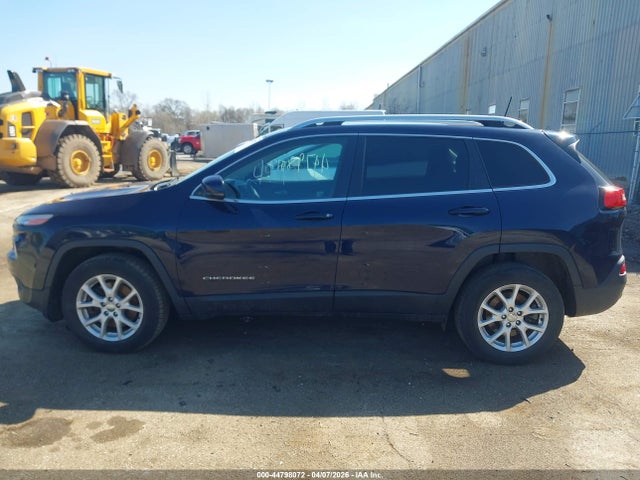 44798072 :رقم المزاد ، 1C4PJMCS9GW268777 vin ، 2016 Jeep Cherokee Latitude مزاد بيع