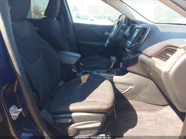44798072 :رقم المزاد ، 1C4PJMCS9GW268777 vin ، 2016 Jeep Cherokee Latitude مزاد بيع