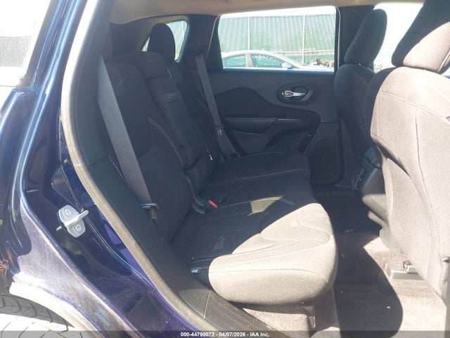 44798072 :رقم المزاد ، 1C4PJMCS9GW268777 vin ، 2016 Jeep Cherokee Latitude مزاد بيع