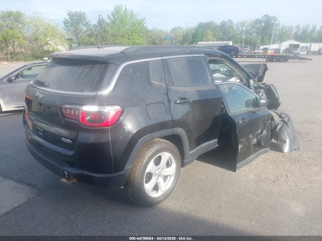 Jeep Compass Latitude 4x4 2018 3C4NJDBB6JT345398 Image 4