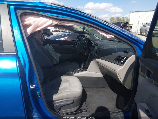 44798087 :رقم المزاد ، KMHD84LF4HU399318 vin ، 2017 Hyundai Elantra Se مزاد بيع