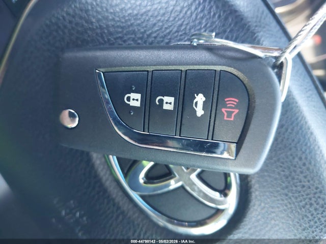 Продажа на аукционе авто 2018 Toyota Camry Se, vin: 4T1B11HK4JU677849, номер лота: 44798142