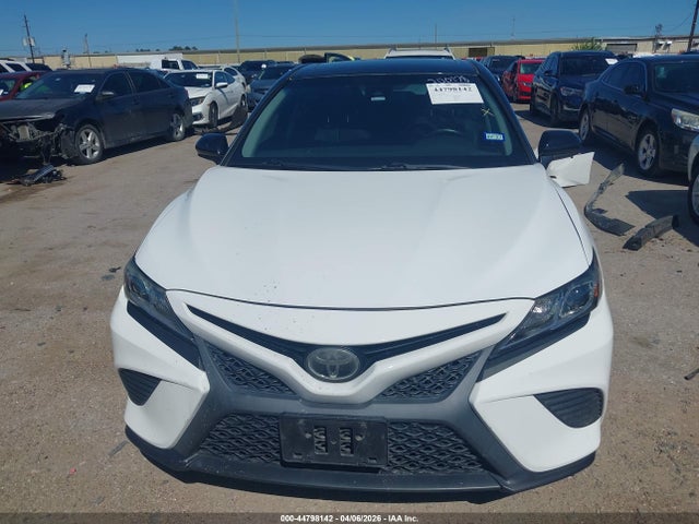 Продажа на аукционе авто 2018 Toyota Camry Se, vin: 4T1B11HK4JU677849, номер лота: 44798142