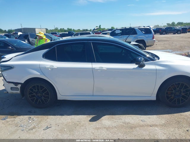 Продажа на аукционе авто 2018 Toyota Camry Se, vin: 4T1B11HK4JU677849, номер лота: 44798142