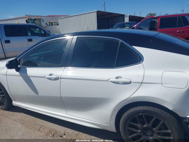 Продажа на аукционе авто 2018 Toyota Camry Se, vin: 4T1B11HK4JU677849, номер лота: 44798142
