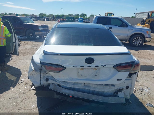 Продажа на аукционе авто 2018 Toyota Camry Se, vin: 4T1B11HK4JU677849, номер лота: 44798142