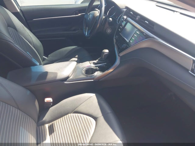 Продажа на аукционе авто 2018 Toyota Camry Se, vin: 4T1B11HK4JU677849, номер лота: 44798142