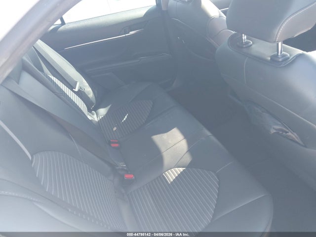 Продажа на аукционе авто 2018 Toyota Camry Se, vin: 4T1B11HK4JU677849, номер лота: 44798142