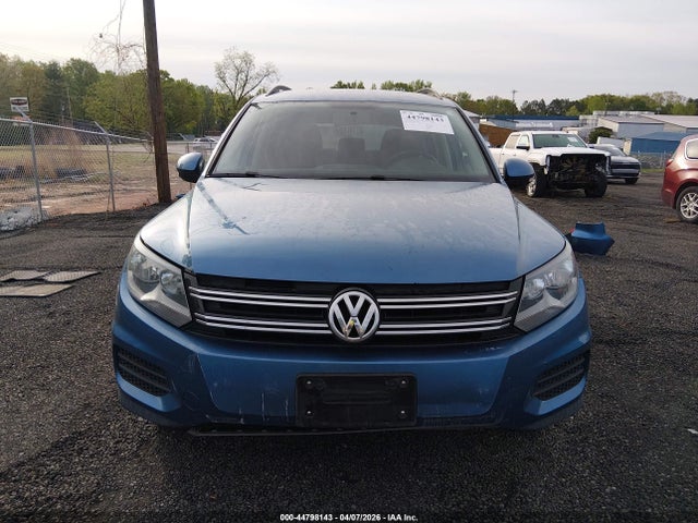 2018 Volkswagen Tiguan Limited 2.0t მანქანა იყიდება აუქციონზე, vin: WVGBV7AX2JK002798, აუქციონის ნომერი: 44798143