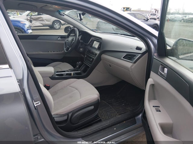 2016 Hyundai Sonata Se მანქანა იყიდება აუქციონზე, vin: 5NPE24AF9GH355174, აუქციონის ნომერი: 44798157