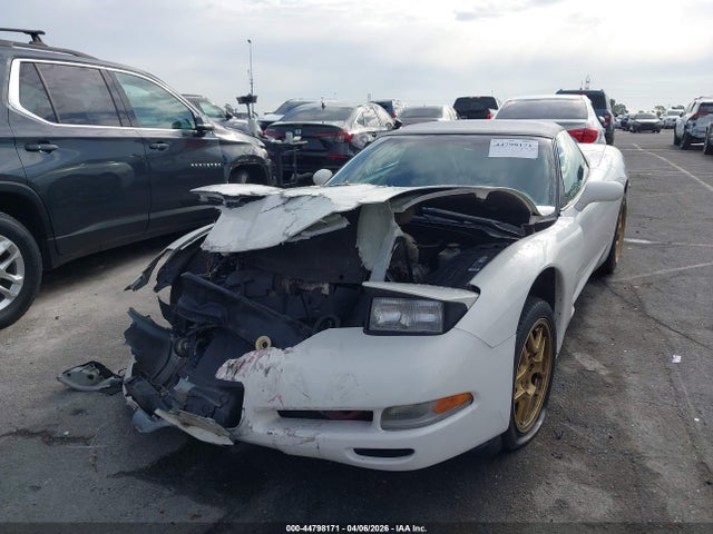 44798171 :رقم المزاد ، 1G1YY32G915110761 vin ، 2001 Chevrolet Corvette مزاد بيع