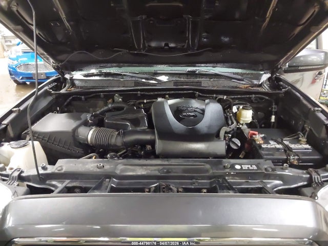 Продажа на аукционе авто 2018 Toyota Tacoma Sr5 V6, vin: 3TMCZ5AN8JM180367, номер лота: 44798176