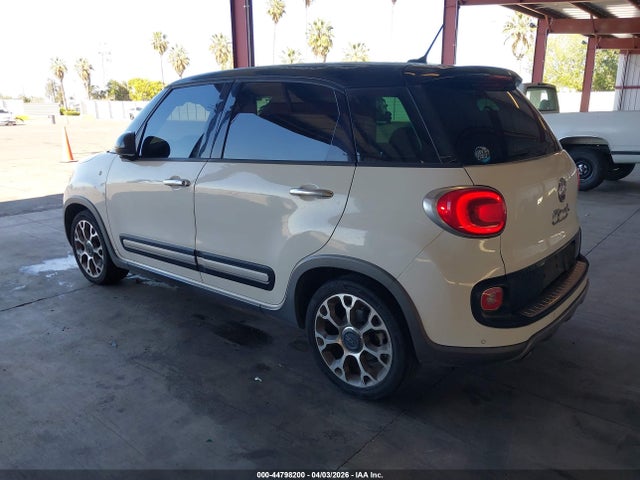 2014 FIAT 500L ZFBCFADH4EZ007072 Photo 2
