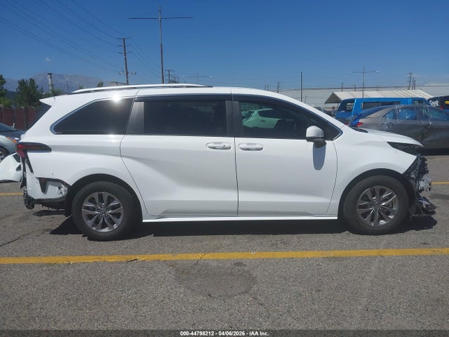 Toyota SIENNA LE 2023 5TDKRKEC8PS169767 Image 14