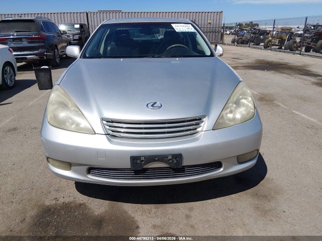 44798213 :رقم المزاد ، JTHBF30G620037142 vin ، 2002 Lexus Es 300 مزاد بيع
